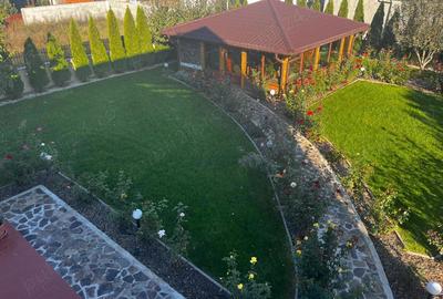 Casă cu 6 camere cu Teren 1250 Mp în Central - 1