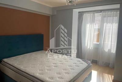 Apartament cu 4 camere, Central, 2 bai, Centrala Proprie - 1