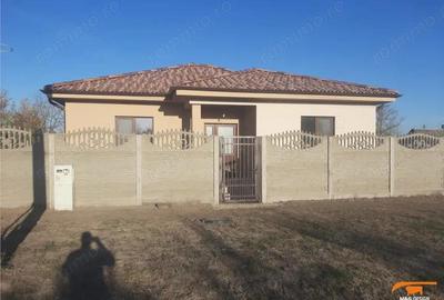 Casa individuala com Peciu Nou- loc. Dinias - 2