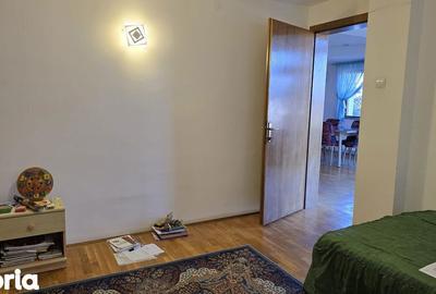 Casă cu 5 camere cu Teren 900 Mp în Zăvoi - 3