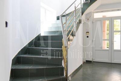 Casă individuală cu 11 camere cu Canalizare în Zorilor - 5