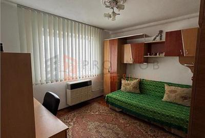 Apartament cu 2 camere decomandat, mobilat în Micro 5