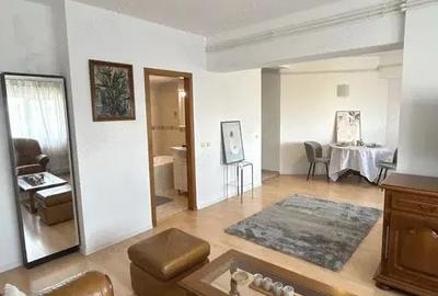 Apartament cu 2 camere semidecomandat, mobilat în P-ța Universității - 3