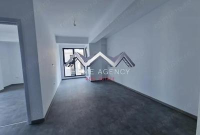 Apartament cu 4 camere semidecomandat în Central