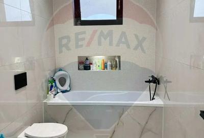 Apartament cu 3 camere de vanzare