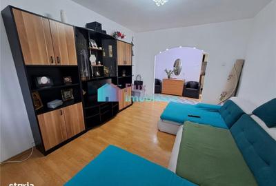Apartament cu 3 camere decomandat în George Enescu
