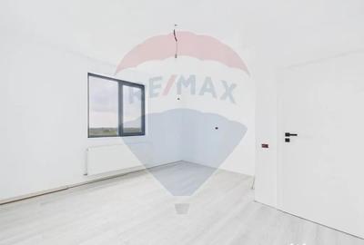 Casă cu 4 camere cu Teren 432 Mp în Găneasa - 5
