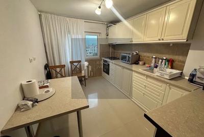 Apartament cu 3 camere semidecomandat, mobilat în Sebastian