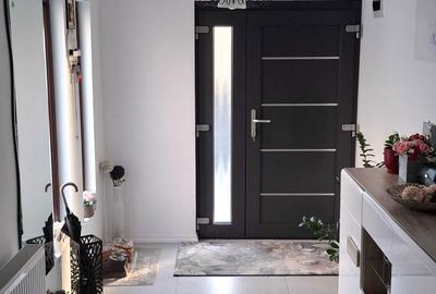 Casă cu 4 camere în Central