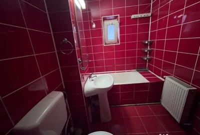 Apartament cu 3 camere decomandat, mobilat în 1 Mai - 10