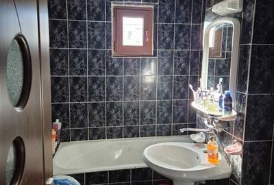 Apartament cu 2 camere decomandat în 9 Mai - 1