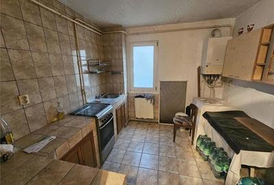 Apartament cu 2 camere semidecomandat în Micro I - 1