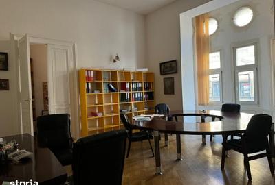 Apartament cu 5 camere în Ultracentral - 1