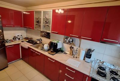 Apartament cu 4 camere semidecomandat, mobilat în Circumvalațiunii - 2