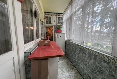 Apartament cu 2 camere semidecomandat în Gojdu