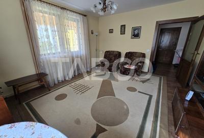 Apartament cu 3 camere decomandat, mobilat în Tilișca