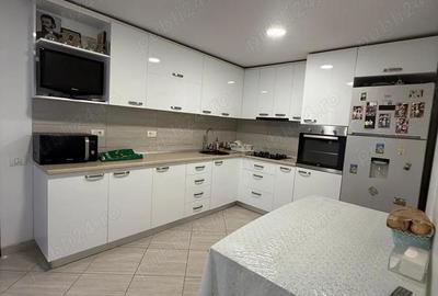 Casă cu 4 camere cu Teren 395 Mp în Central - 19