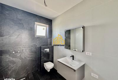 Casă cu 4 camere în Olteni