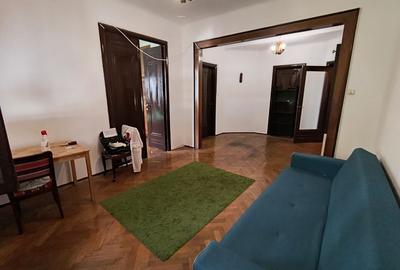 Sala Palatului- Biserica Luterana - 1