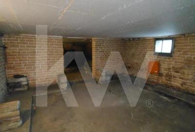 Casă cu 4 camere cu Canalizare în Central - 19