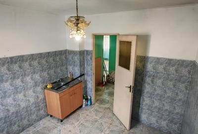 Apartament cu 4 camere decomandat în Central - 1