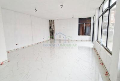 Spațiu comercial, de 120 mp, în Central - 4