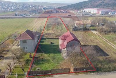 Casă cu 2 camere cu Teren 3301 Mp în Jucu - 2