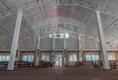 Spațiu comercial, de 2,500 mp, în Central - 8