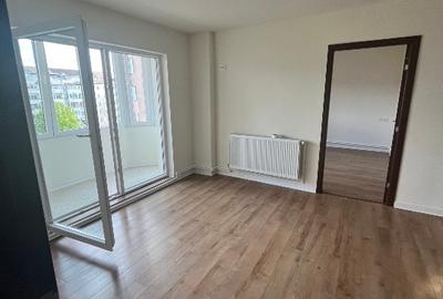 Apartament cu 4 camere semidecomandat în Independenței - 10
