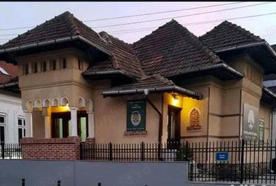 Casa, ultracentral Tg. Jiu - inchiriere - 1