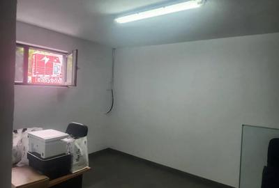 Spațiu comercial, de 28 mp, în Central - 1