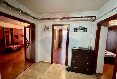 Apartament cu 3 camere de vânzare în zona Craiovita Noua - 7