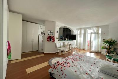 Duplex cu 9 camere cu Canalizare în Central - 4