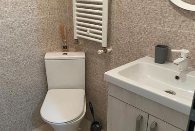 Apartament cu 3 camere semidecomandat în Central - 1