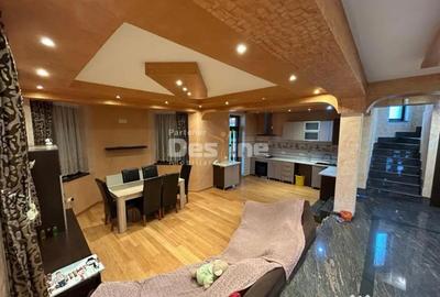 Casă cu 7 camere cu Teren 840 Mp în Central - 13