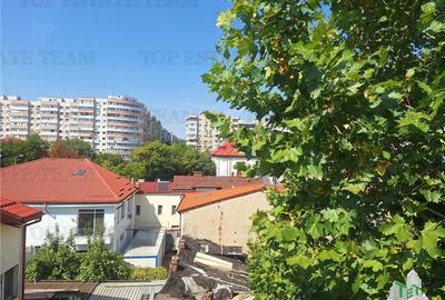 Vila intima teren generos si terasa bd. Lacul Tei - 7