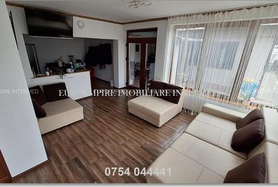 Casă cu 5 camere cu Garaj în Km 5 - 10