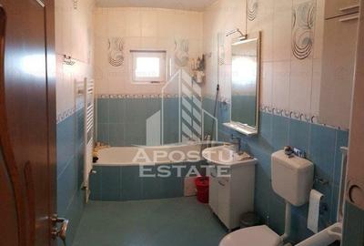 Apartament cu 3 camere, centrala proprie,  zona Soarelui - 11