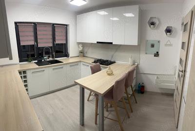 Casă cu 4 camere cu Teren 450 Mp în Dezmir - 1