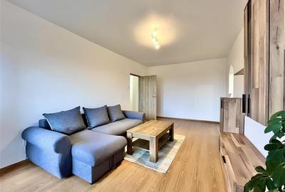 Apartament Renovat cu 2 Camere si Parcare zona Centrala - 1