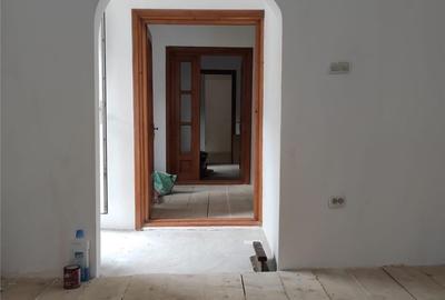 Casă cu 4 camere în Central - 3