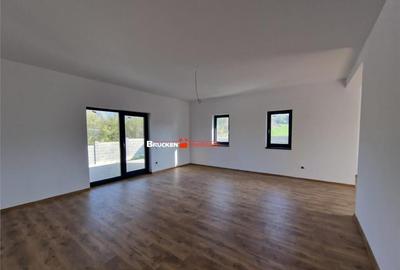 Casă cu 4 camere cu Teren 616 Mp în Dealuri Oradea - 2