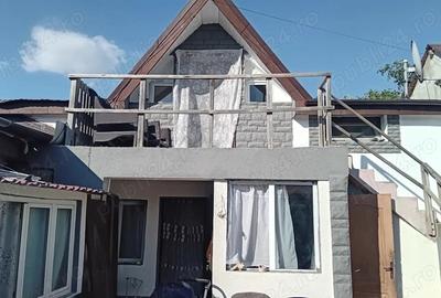 Vand casa la curte - 2