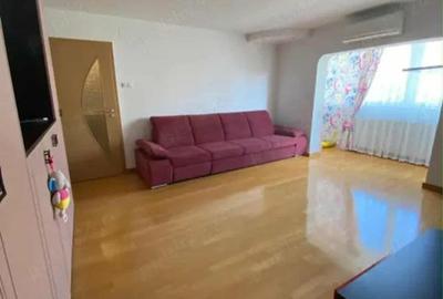 Apartament cu 2 camere semidecomandat în Girocului