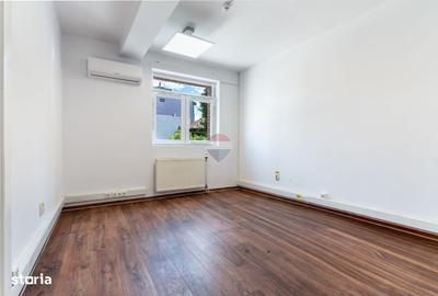 Spațiu comercial, de 52 mp, în Central