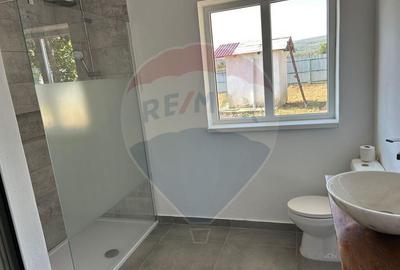 Casa renovata cu 4 camere in Ureche?ti - 7
