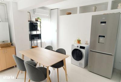 Apartament cu 3 camere decomandat în 9 Mai - 14