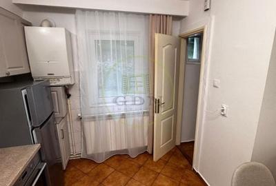 Apartament cu 3 camere în Vasile Aaron - 2
