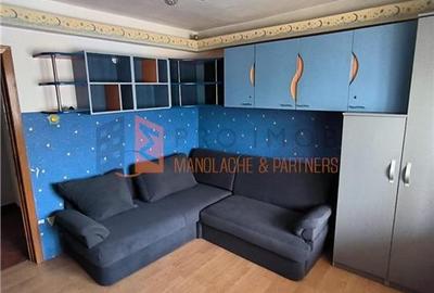 Apartament cu 3 camere decomandat, mobilat în Micro 3 - 5