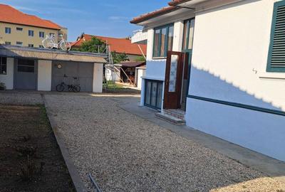 Casă cu 4 camere în Central - 8
